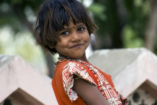 A poor slum girl from India — Stock Photo, Image
