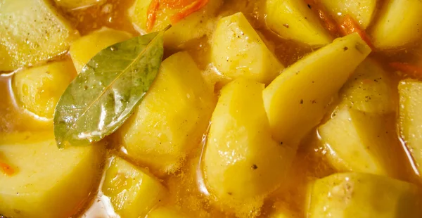 Baharat ile haşlanmış patates