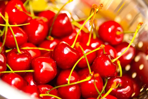 Tasty and juicy cherries — Stock Photo, Image