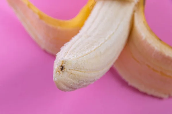 Μπανάνα Στο Ροζ Φόντο — Φωτογραφία Αρχείου