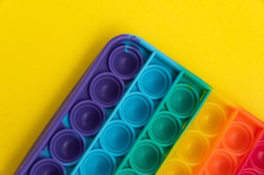 Fidget popit oyuncak gökkuşağı rengi - stres karşıtı, eğlenceli ve eğitici