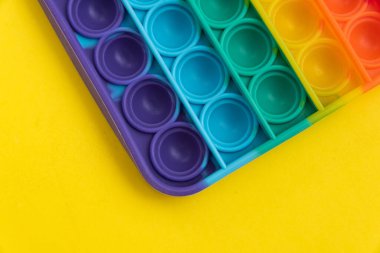 Fidget popit oyuncak gökkuşağı rengi - stres karşıtı, eğlenceli ve eğitici