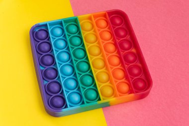 Fidget popit oyuncak gökkuşağı rengi - stres karşıtı, eğlenceli ve eğitici