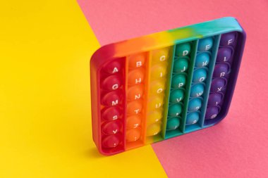 Fidget popit oyuncak gökkuşağı rengi - stres karşıtı, eğlenceli ve eğitici