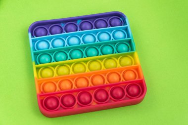 Fidget popit oyuncak gökkuşağı rengi - stres karşıtı, eğlenceli ve eğitici