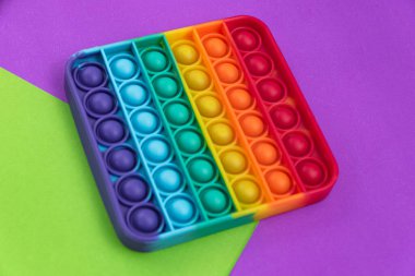 Fidget popit oyuncak gökkuşağı rengi - stres karşıtı, eğlenceli ve eğitici