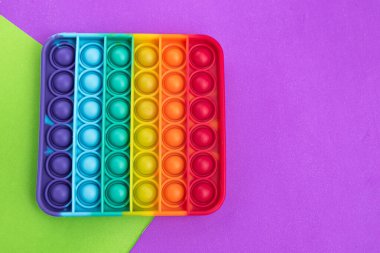 Fidget popit oyuncak gökkuşağı rengi - stres karşıtı, eğlenceli ve eğitici