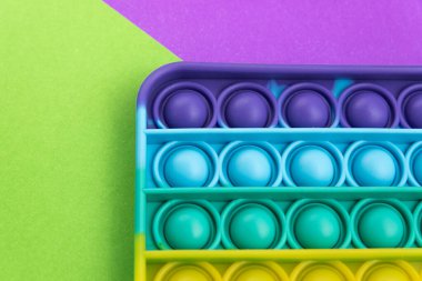 Fidget popit oyuncak gökkuşağı rengi - stres karşıtı, eğlenceli ve eğitici