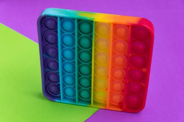 Fidget popit oyuncak gökkuşağı rengi - stres karşıtı, eğlenceli ve eğitici