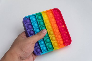 Fidget popit oyuncak gökkuşağı rengi - stres karşıtı, eğlenceli ve eğitici