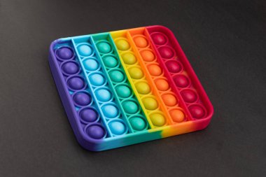 Fidget popit oyuncak gökkuşağı rengi - stres karşıtı, eğlenceli ve eğitici