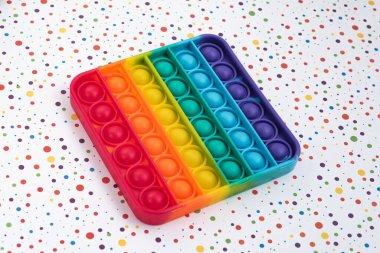 Fidget popit oyuncak gökkuşağı rengi - stres karşıtı, eğlenceli ve eğitici