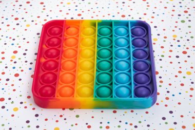 Fidget popit oyuncak gökkuşağı rengi - stres karşıtı, eğlenceli ve eğitici