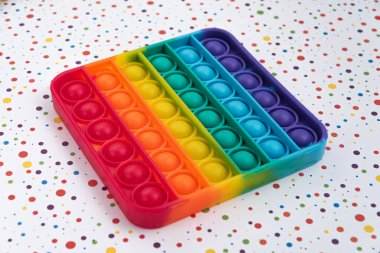 Fidget popit oyuncak gökkuşağı rengi - stres karşıtı, eğlenceli ve eğitici