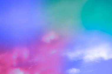 Bulutları olan inanılmaz güzel bir gökyüzü