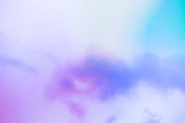 Bulutları olan inanılmaz güzel bir gökyüzü