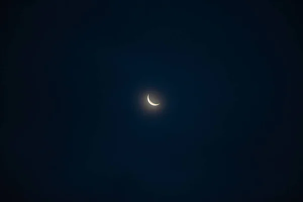Incroyable Beau Ciel Avec Des Nuages Avec Lune — Photo
