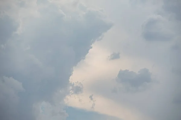Bulutları Olan Inanılmaz Güzel Bir Gökyüzü — Stok fotoğraf