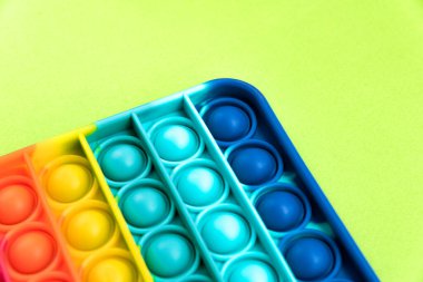 Fidget it toy gökkuşağı rengi, anti-stres, eğlence ve eğitici