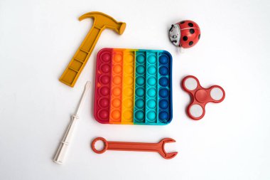 Fidget it toy gökkuşağı rengi, anti-stres, eğlence ve eğitici