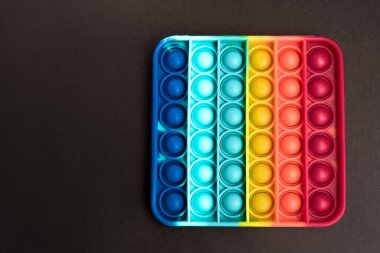 Fidget it toy gökkuşağı rengi, anti-stres, eğlence ve eğitici