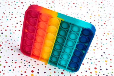 Fidget it toy gökkuşağı rengi, anti-stres, eğlence ve eğitici