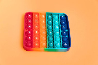 Fidget it toy gökkuşağı rengi, anti-stres, eğlence ve eğitici