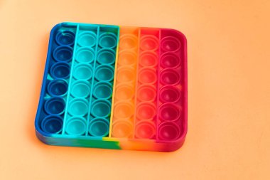 Fidget it toy gökkuşağı rengi, anti-stres, eğlence ve eğitici