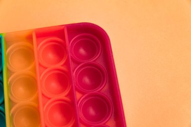 Fidget it toy gökkuşağı rengi, anti-stres, eğlence ve eğitici