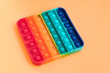 Fidget it toy gökkuşağı rengi, anti-stres, eğlence ve eğitici