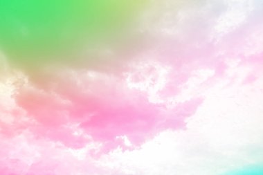 Bulutları olan inanılmaz güzel bir gökyüzü