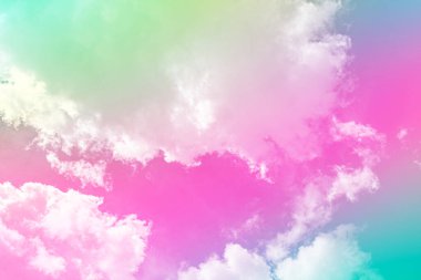 Bulutları olan inanılmaz güzel bir gökyüzü