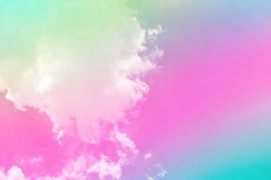 Bulutları olan inanılmaz güzel bir gökyüzü