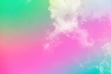 Bulutları olan inanılmaz güzel bir gökyüzü