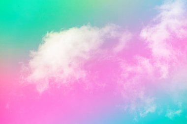 Bulutları olan inanılmaz güzel bir gökyüzü