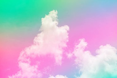 Bulutları olan inanılmaz güzel bir gökyüzü