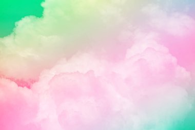 Bulutları olan inanılmaz güzel bir gökyüzü