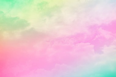 Bulutları olan inanılmaz güzel bir gökyüzü