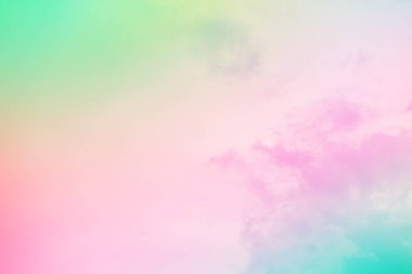 Bulutları olan inanılmaz güzel bir gökyüzü