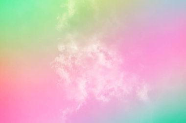 Bulutları olan inanılmaz güzel bir gökyüzü