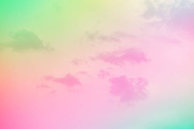 Bulutları olan inanılmaz güzel bir gökyüzü