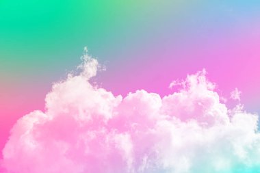 Bulutları olan inanılmaz güzel bir gökyüzü