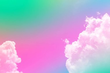 Bulutları olan inanılmaz güzel bir gökyüzü