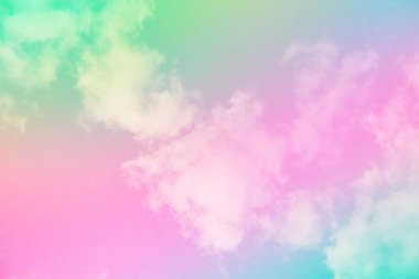 Bulutları olan inanılmaz güzel bir gökyüzü