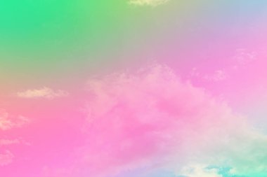 Bulutları olan inanılmaz güzel bir gökyüzü