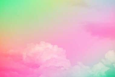 Bulutları olan inanılmaz güzel bir gökyüzü