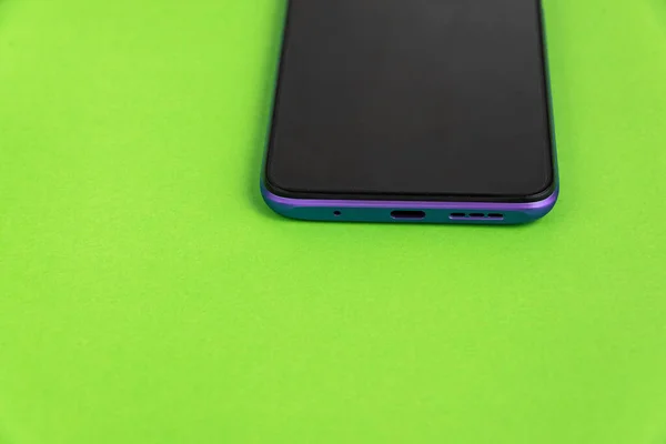 Nowy Telefon Komórkowy Kolorowym Tle — Zdjęcie stockowe