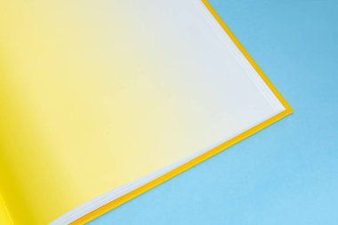 Arkaplan üzerinde fiziksel kağıt kitap - yakın plan