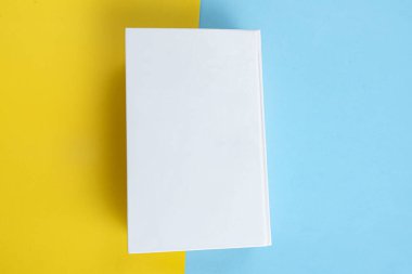 Arkaplan üzerinde fiziksel kağıt kitap - yakın plan