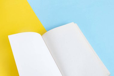 Arkaplan üzerinde fiziksel kağıt kitap - yakın plan